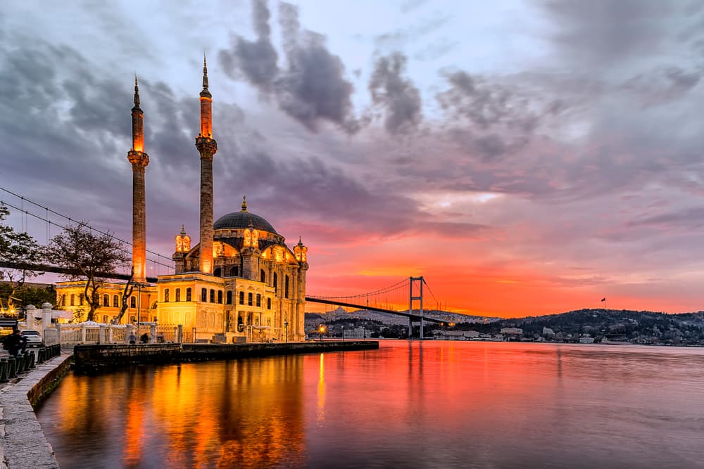 Amazing,Sunrise,At,Ortakoy,Mosque,In,Istanbul,,Turkey