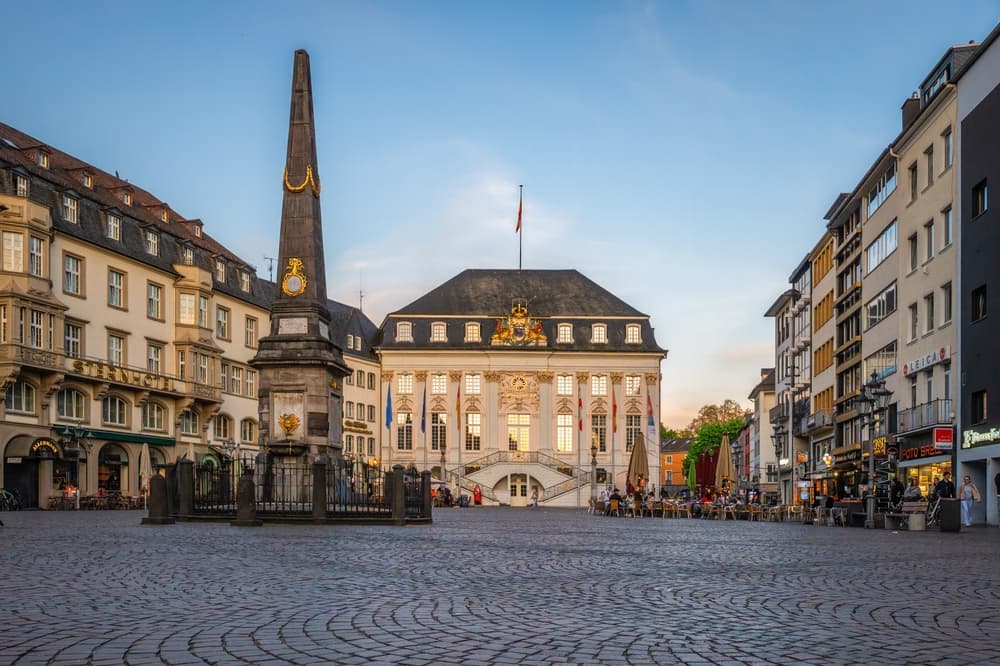 Bonn,,Germany-04-27-2025:,An,Idyllic,Town,Square,Scene,With,A,Gold-decorated