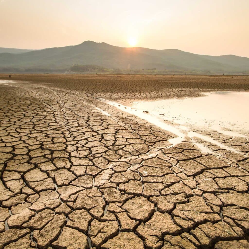 Drying lake, effect of extreme weather and heating wave