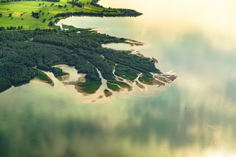 The Tiroler Ache flows into the Chiemsee. The Tyrolean Ache has its source past Kitzbühel at the Th