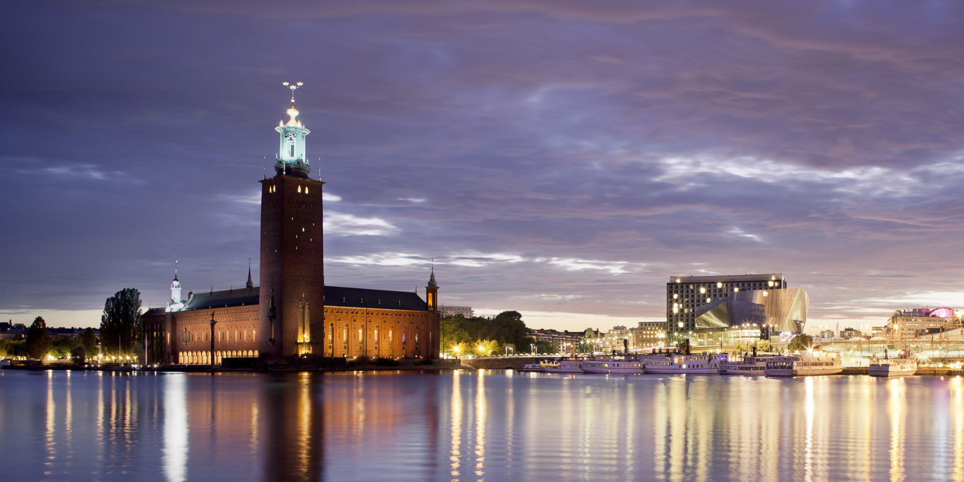 Stockholm-City-Hall-night