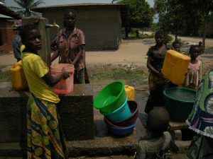 DRC-Kivu-waterpoint-01-credit ADelepiere