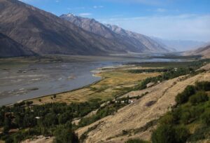 The-Panj-River-bordering-Tajikistan-and-Afghanistan.-Source_Alec-Forss