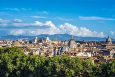 Beautiful,Panoramic,View,Of,Rome,Skyline,From,The,Gardens,Of